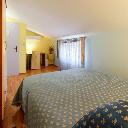 Holiday Home Nevena By Rent Istria Бує Номер фото