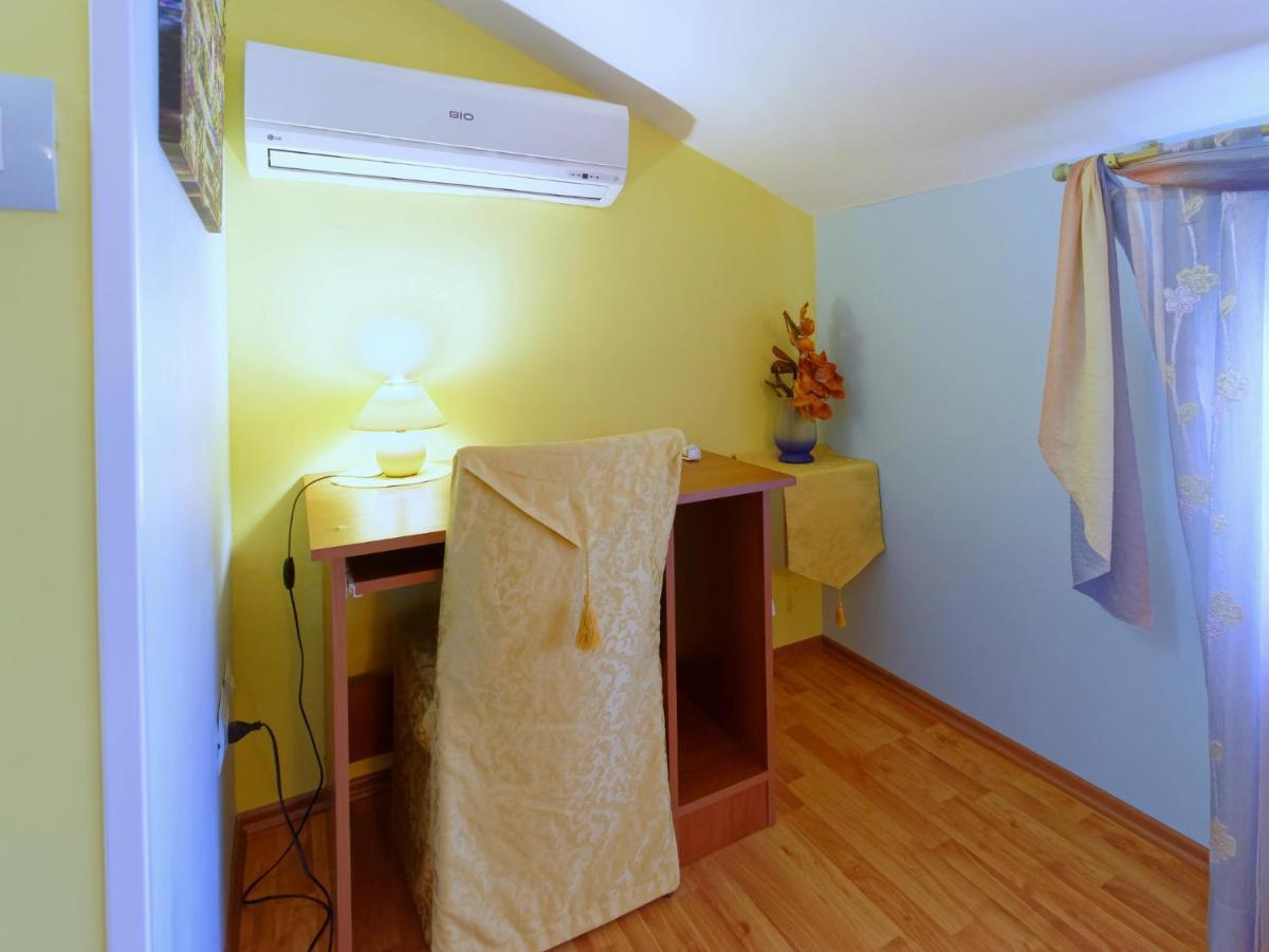 Holiday Home Nevena By Rent Istria Бує Екстер'єр фото