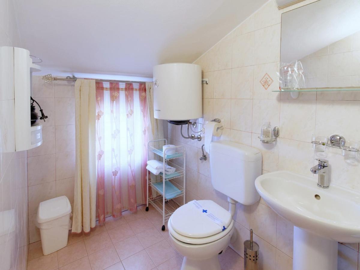 Holiday Home Nevena By Rent Istria Бує Екстер'єр фото