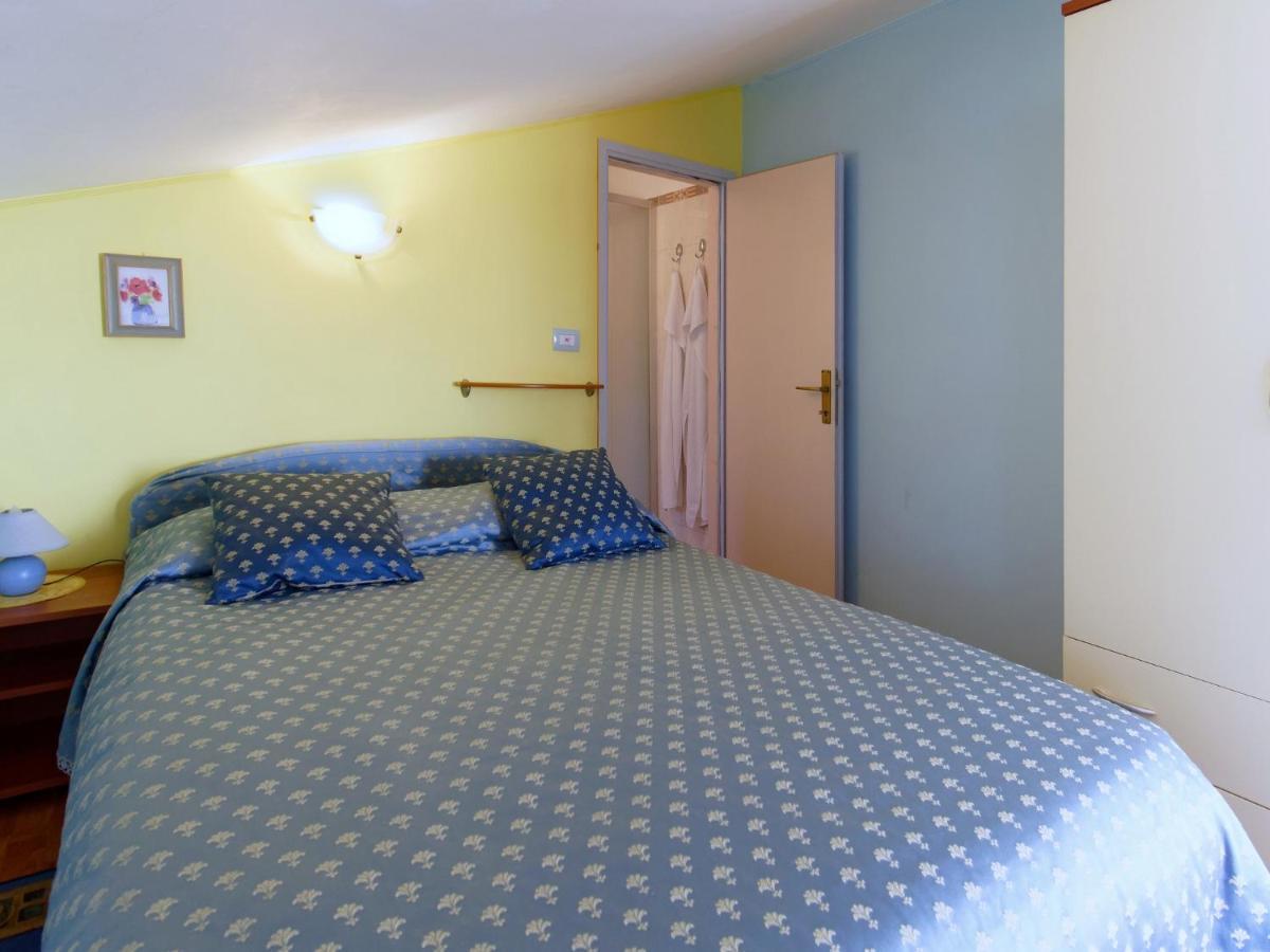 Holiday Home Nevena By Rent Istria Бує Екстер'єр фото