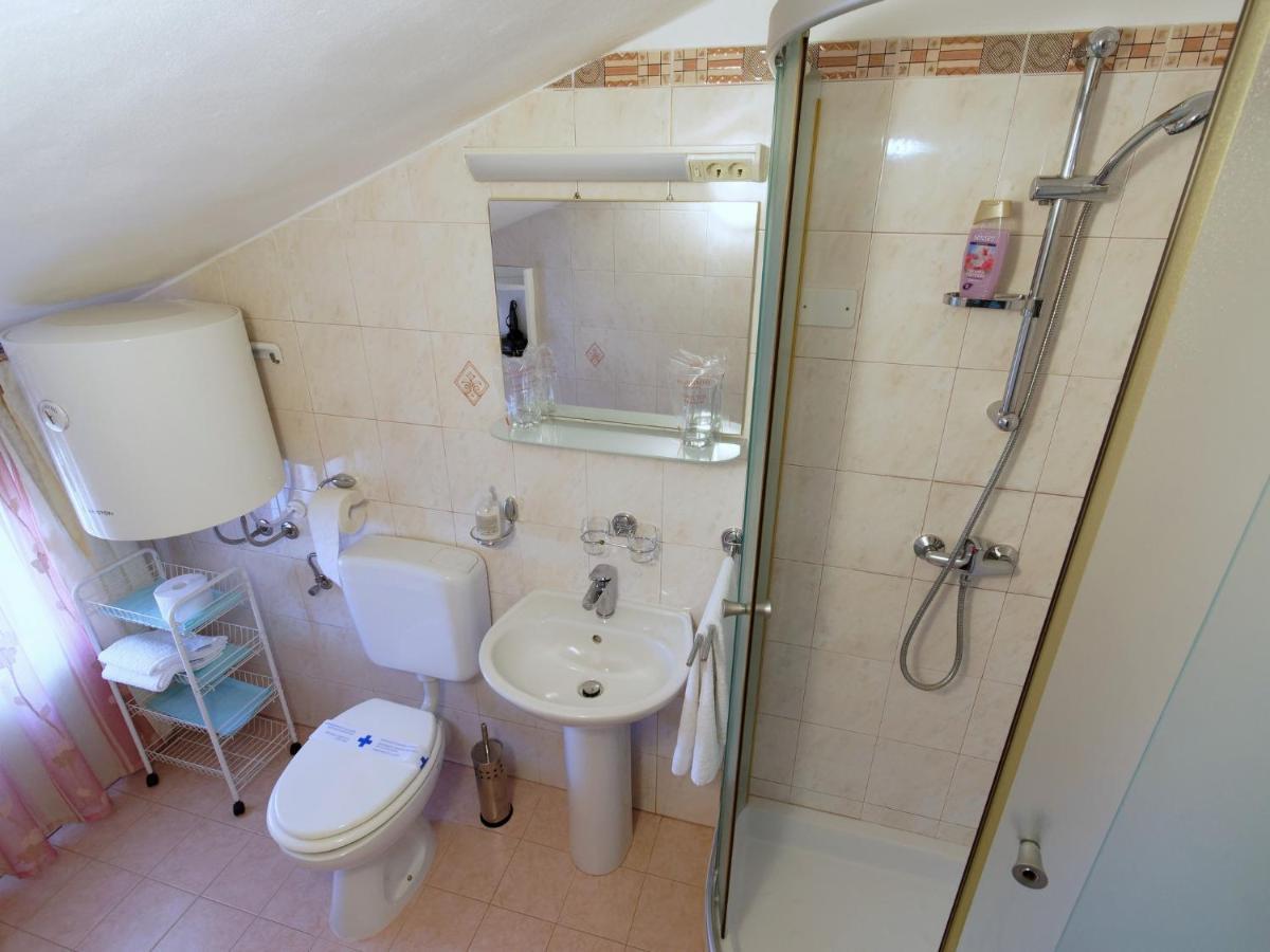 Holiday Home Nevena By Rent Istria Бує Екстер'єр фото