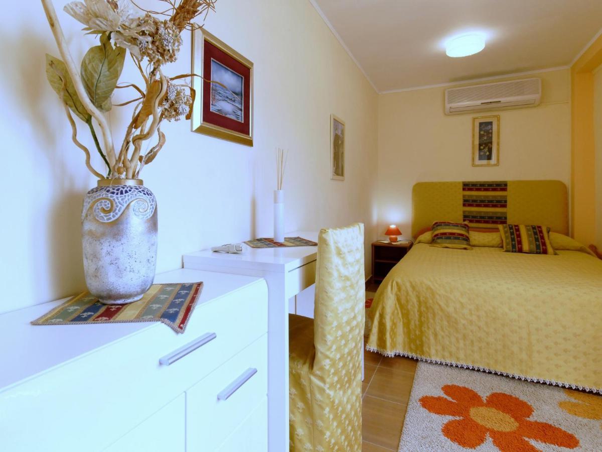 Holiday Home Nevena By Rent Istria Бує Екстер'єр фото