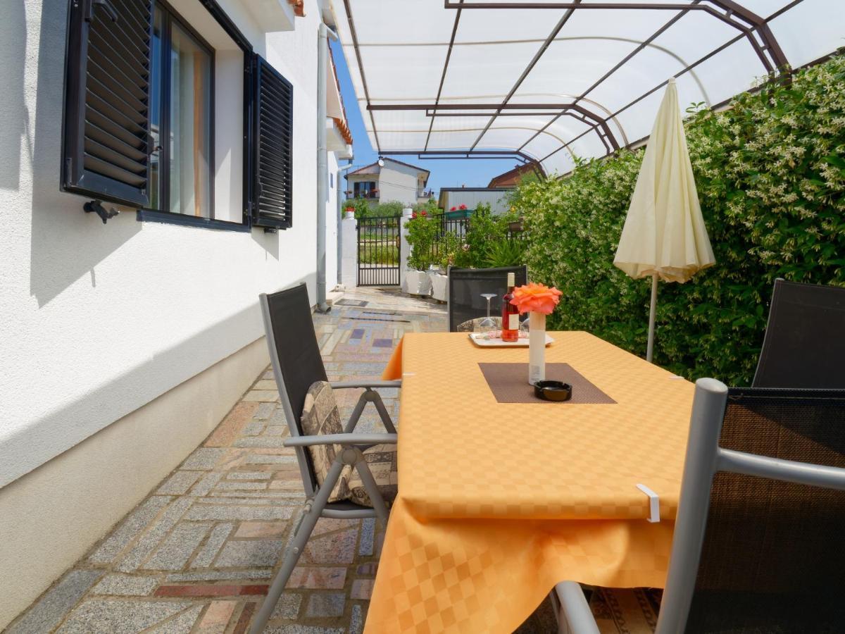 Holiday Home Nevena By Rent Istria Бує Екстер'єр фото