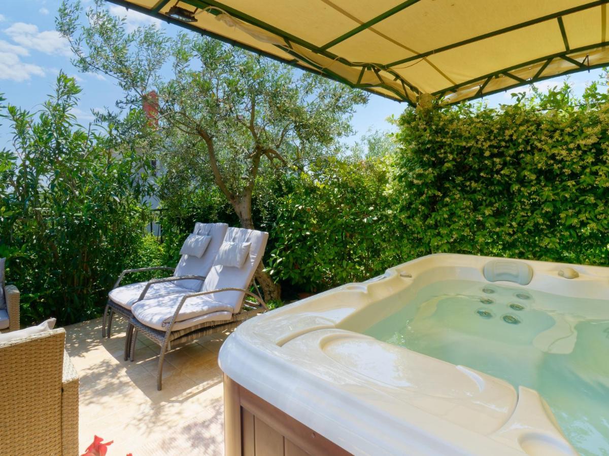 Holiday Home Nevena By Rent Istria Бує Екстер'єр фото