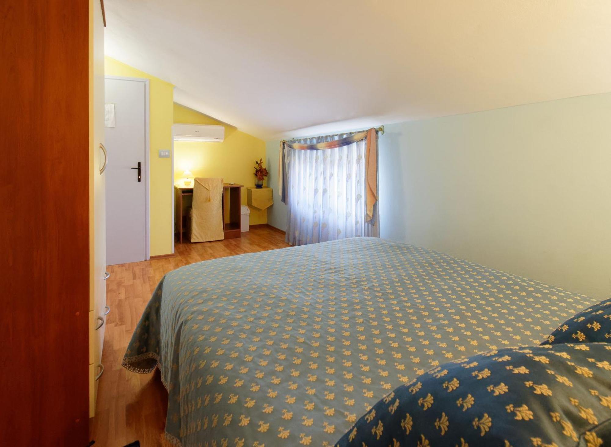 Holiday Home Nevena By Rent Istria Бує Номер фото