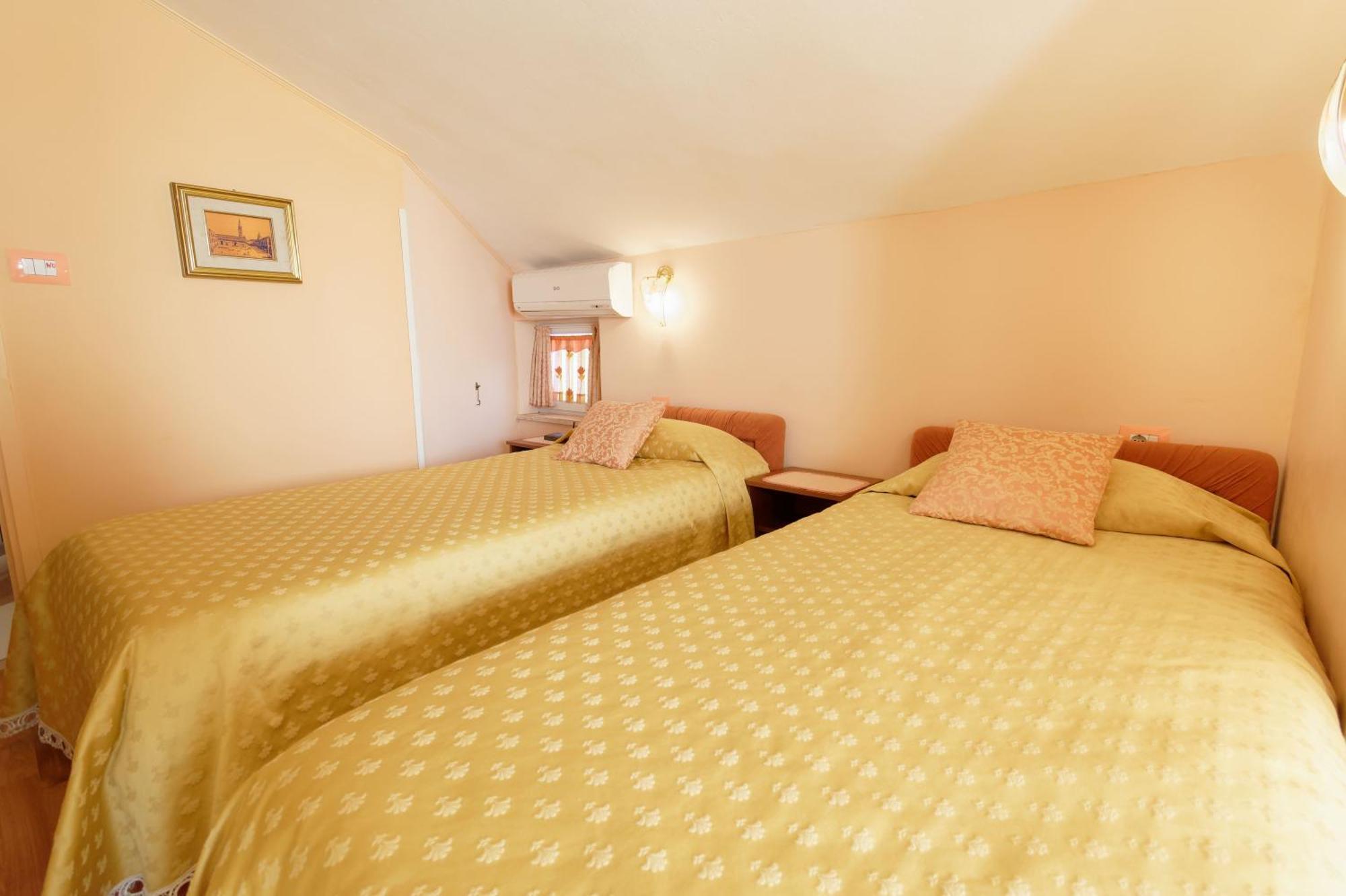 Holiday Home Nevena By Rent Istria Бує Номер фото