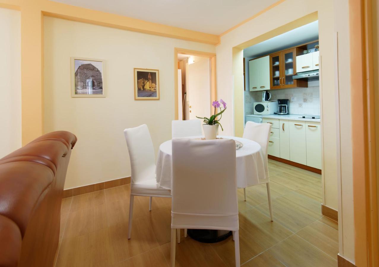 Holiday Home Nevena By Rent Istria Бує Екстер'єр фото